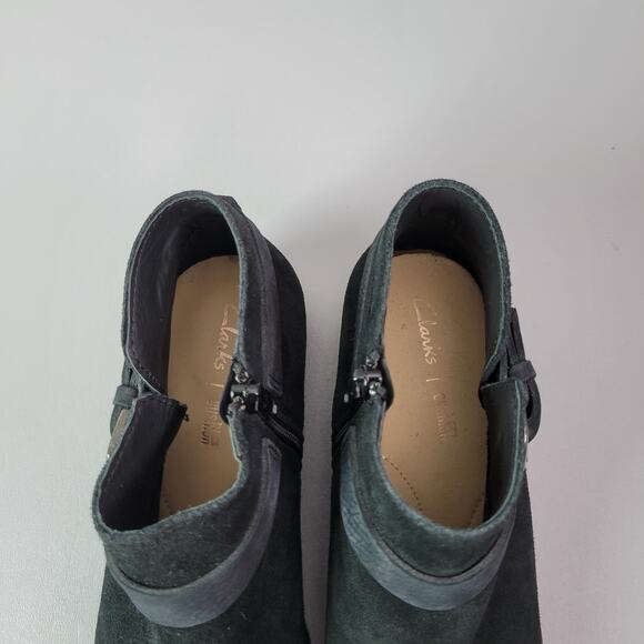 Clarks Demi Tone Womens Ankle Boot Black Suede Side Zip US Size 8.5 - Picture 6 of 10